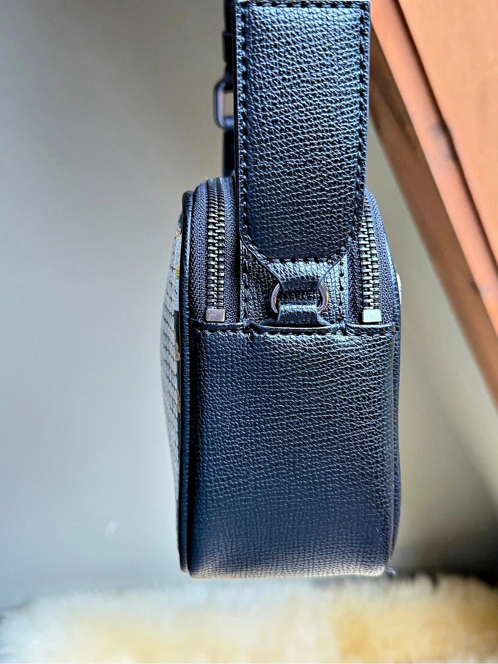 Karl Lagerfeld NWT Sequin Logo Double Compartment Crossbody Camera Bag in Black - Picture 7 of 11